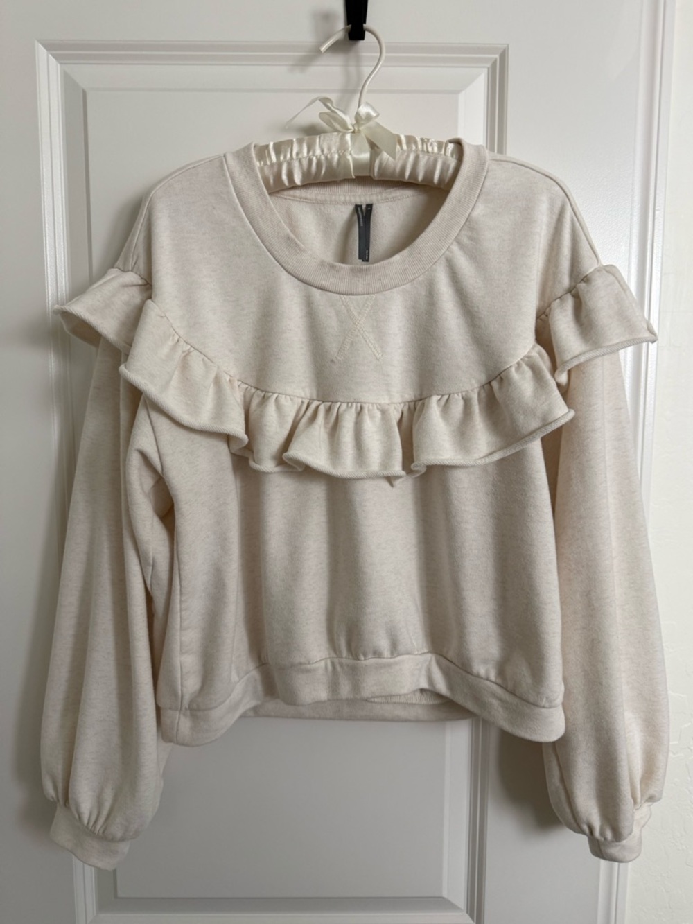 Anthropologie ruffle sweatshirt in Light Sand - Picture 4 of 9
